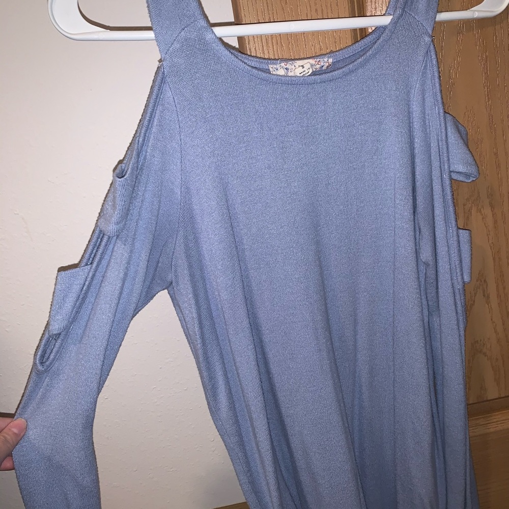 Long Sleeve with cut out shoulders